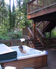 hottub.jpg (6588 bytes)
